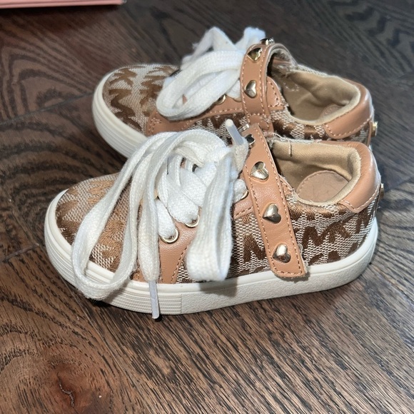 Mk Michael Kors size 5 toddler heart sneaker brown luxury designer sale - Picture 2 of 7